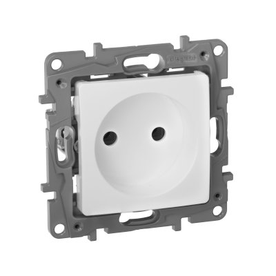 розетка силовая Legrand Etika 672220
