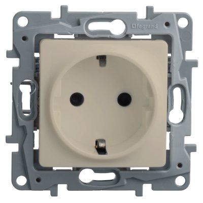 розетка силовая Legrand Etika 672322