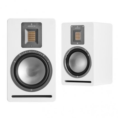 полочную акустику Audiovector QR 1 White Silk